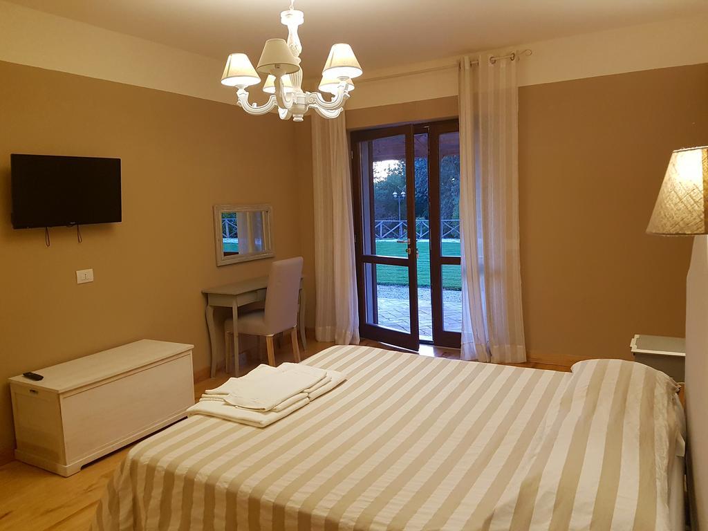 Agriturismo Podere S. Croce Saturnia Exterior foto